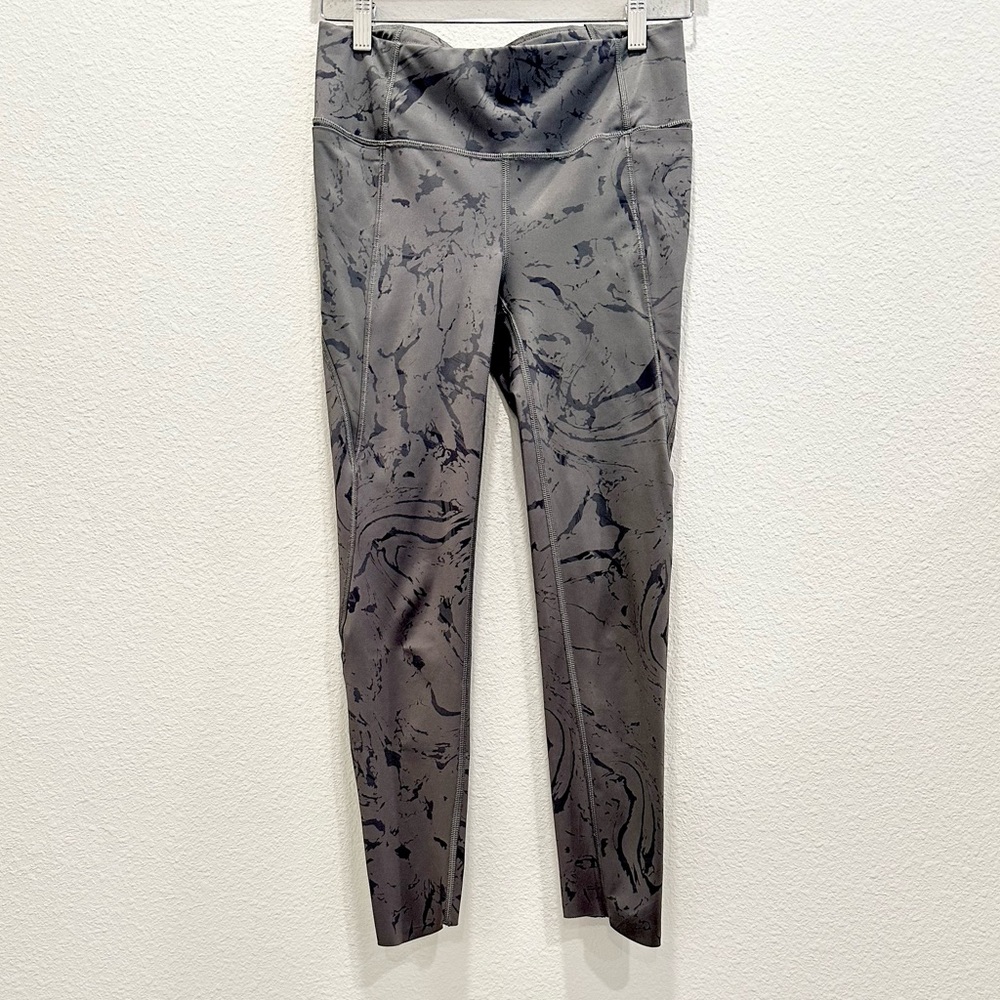 Pre-loved! ATHLETA Gray Splatter Print Leggings!